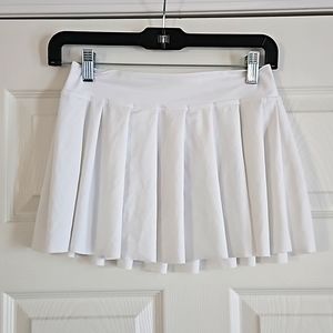 COPY - White pleated skirt